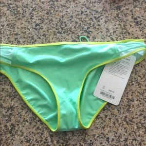 Lululemon surf to sand hipster bathing suit
